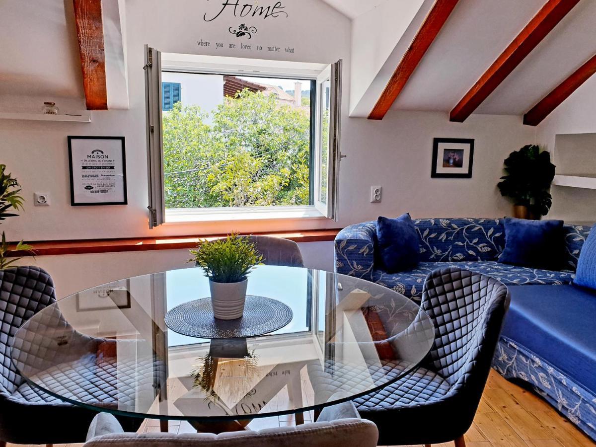 Apartments Sandra In The Historical Center Of The City Supetar Zewnętrze zdjęcie