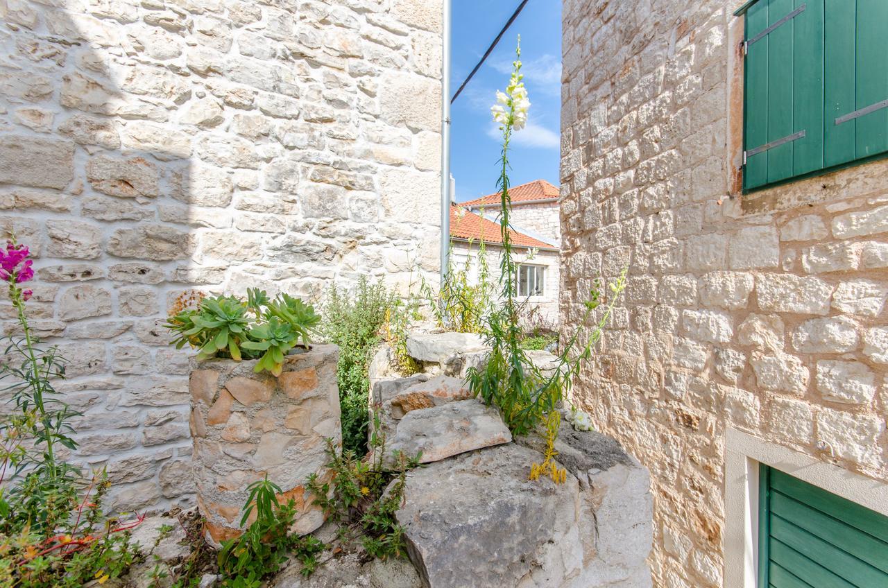 Apartments Sandra In The Historical Center Of The City Supetar Zewnętrze zdjęcie